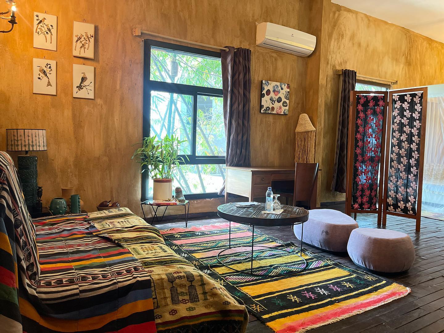 Ambiance du Bushman Café à Riviera 4